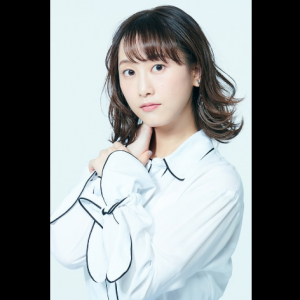 演员松井玲奈以小说家身份出道